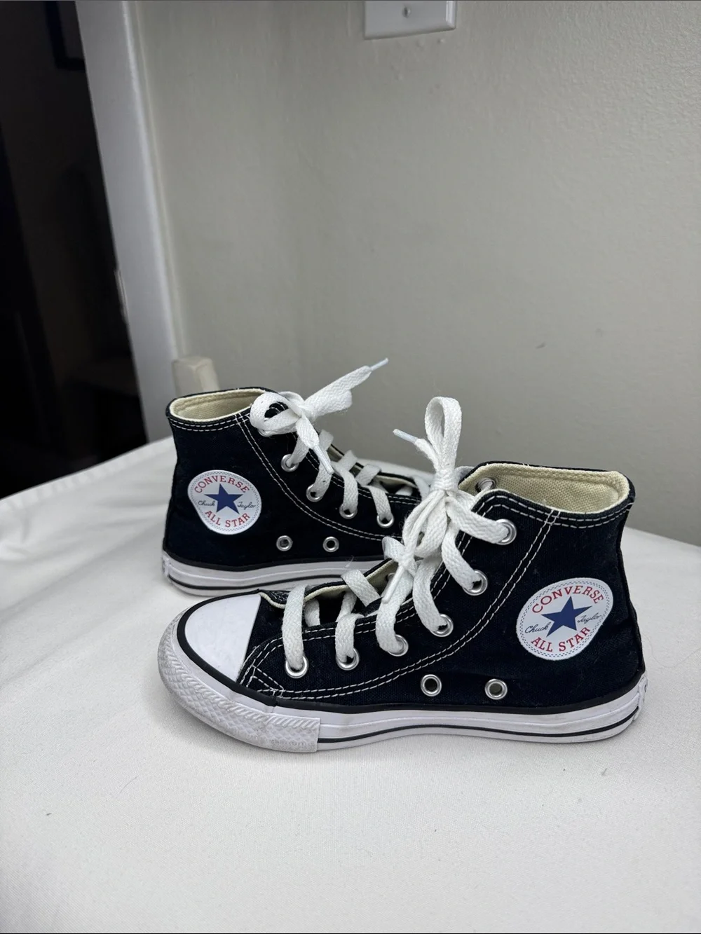 Converse Chuck Taylor All Star Classic - Kids Sz 12. Black and White. Iconic.